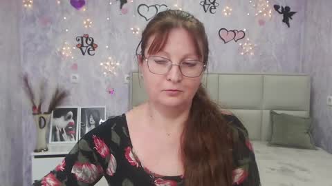 Snapshot of oovanessahotts chatting on 03-10-25, 04:03 Vanessa online show from 03-10-25, 04:03