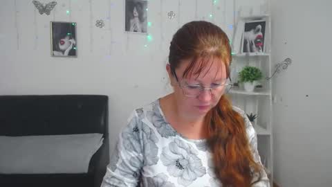 Snapshot of oovanessahotts chatting on 09-13-25, 05:07 Vanessa online show from 09-13-25, 05:07