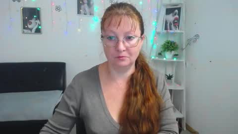 Snapshot of oovanessahotts chatting on 09-20-25, 05:08 Vanessa online show from 09-20-25, 05:08