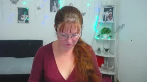 Snapshot of oovanessahotts chatting on 09-27-25, 05:45 Vanessa online show from 09-27-25, 05:45