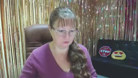 Snapshot of oovanessahotts chatting on 09-29-25, 05:01 Vanessa online show from 09-29-25, 05:01