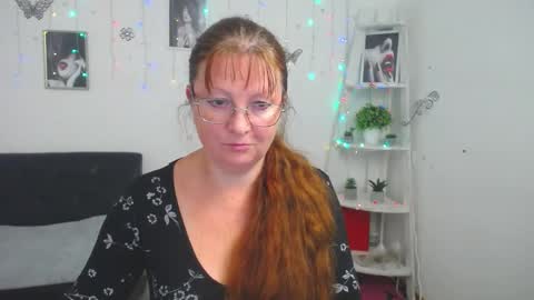 Snapshot of oovanessahotts chatting on 10-04-25, 06:33 Vanessa online show from 10-04-25, 06:33