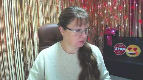 Snapshot of oovanessahotts chatting on 10-06-25, 05:05 Vanessa online show from 10-06-25, 05:05