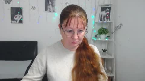 Snapshot of oovanessahotts chatting on 10-11-25, 05:17 Vanessa online show from 10-11-25, 05:17