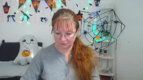 Snapshot of oovanessahotts chatting on 10-18-25, 06:26 Vanessa online show from 10-18-25, 06:26