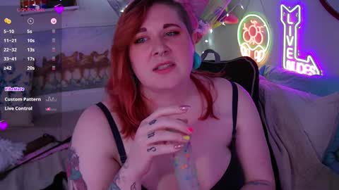 Snapshot of opalreigning chatting on 12-10-24, 01:11 Opal online show from 12-10-24, 01:11