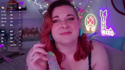 Snapshot of opalreigning chatting on 01-31-25, 01:45 Opal online show from 01-31-25, 01:45