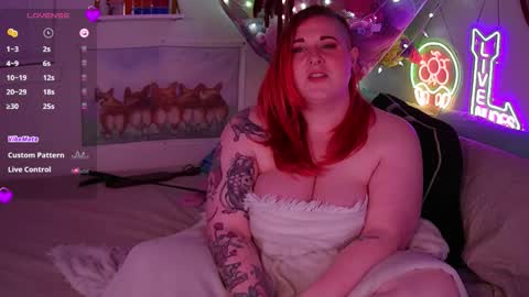 Snapshot of opalreigning chatting on 10-11-25, 10:14 Opal online show from 10-11-25, 10:14