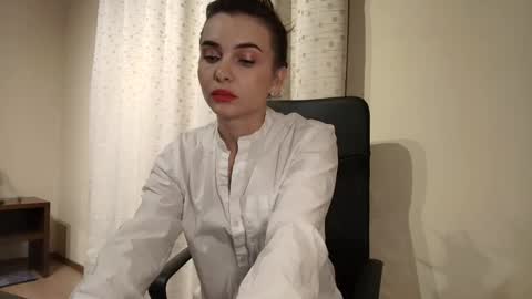 ophelia blue online show from 10-29-25, 04:09