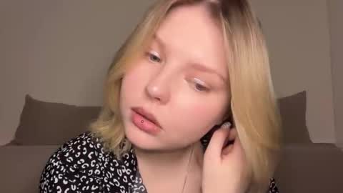 Snapshot of opheliaritz chatting on 03-04-26, 06:58 Ophelia online show from 03-04-26, 06:58