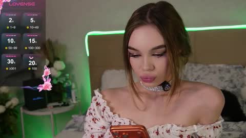 Snapshot of opheliarizz chatting on 02-13-26, 09:55 Ophelia online show from 02-13-26, 09:55