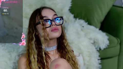 Snapshot of opheliarizz chatting on 03-01-26, 04:42 Ophelia online show from 03-01-26, 04:42