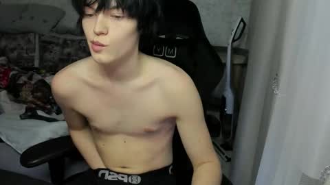 Snapshot of opiunarium chatting on 12-23-25, 06:44 Bella and John online show from 12-23-25, 06:44