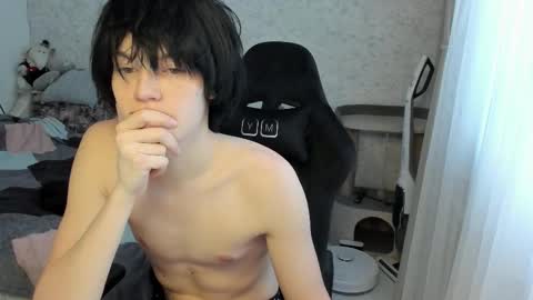 Snapshot of opiunarium chatting on 02-04-26, 01:39 Bella and John online show from 02-04-26, 01:39