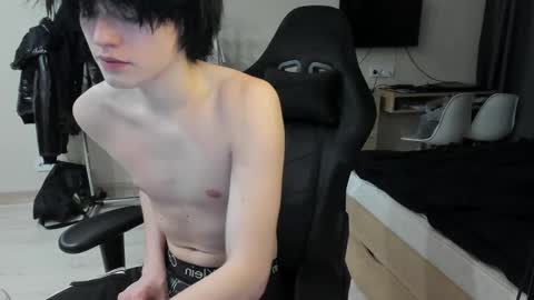 Snapshot of opiunarium chatting on 02-16-26, 11:01 Bella and John online show from 02-16-26, 11:01