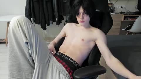 Snapshot of opiunarium chatting on 03-27-26, 08:41 Bella and John online show from 03-27-26, 08:41