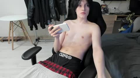 Snapshot of opiunarium chatting on 03-29-26, 08:53 Bella and John online show from 03-29-26, 08:53