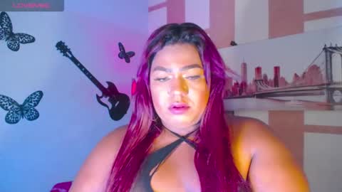 Snapshot of opraxbell chatting on 11-25-25, 03:06 OpraxBell online show from 11-25-25, 03:06