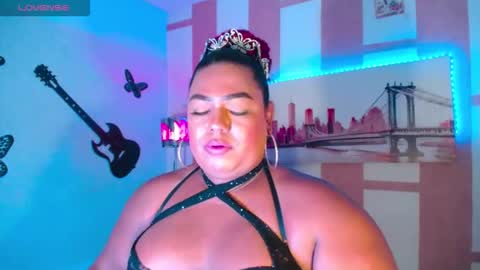 Snapshot of opraxbell chatting on 11-27-25, 02:35 OpraxBell online show from 11-27-25, 02:35