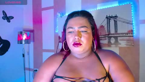 Snapshot of opraxbell chatting on 12-14-25, 04:07 OpraxBell online show from 12-14-25, 04:07