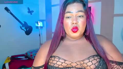 Snapshot of opraxbell chatting on 02-06-26, 03:33 OpraxBell online show from 02-06-26, 03:33