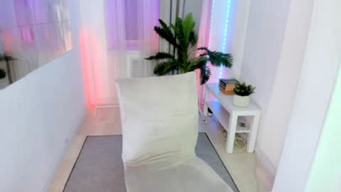 Snapshot of orfeya_one chatting on 01-17-25, 04:57 Orfeya online show from 01-17-25, 04:57