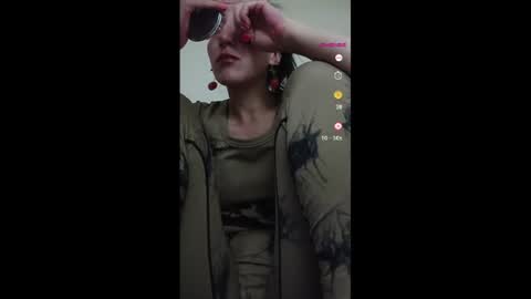 Snapshot of oriana_111 chatting on 07-09-26, 05:00 oriana_111 online show from 07-09-26, 05:00