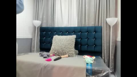 Snapshot of oriana_jhonson chatting on 04-14-26, 11:27 Oriana online show from 04-14-26, 11:27