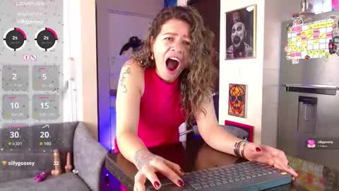 Snapshot of oriana_thomson2 chatting on 01-10-26, 02:41 Oriana online show from 01-10-26, 02:41