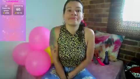 Snapshot of oriana_thomson2 chatting on 06-23-26, 01:09 Oriana online show from 06-23-26, 01:09