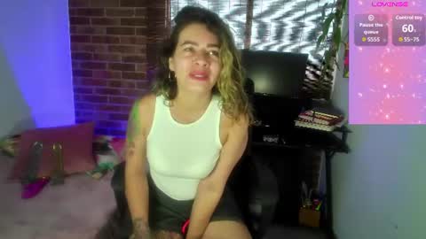 Snapshot of oriana_thomson2 chatting on 07-09-26, 10:47 Oriana online show from 07-09-26, 10:47
