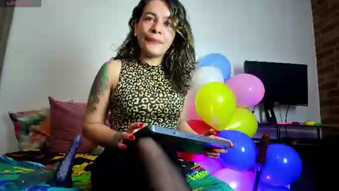 Snapshot of oriana_thomson2 chatting on 07-26-26, 11:00 Oriana online show from 07-26-26, 11:00