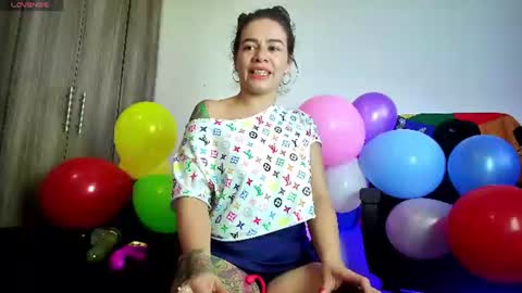 Snapshot of oriana_thomson2 chatting on 07-27-26, 10:28 Oriana online show from 07-27-26, 10:28
