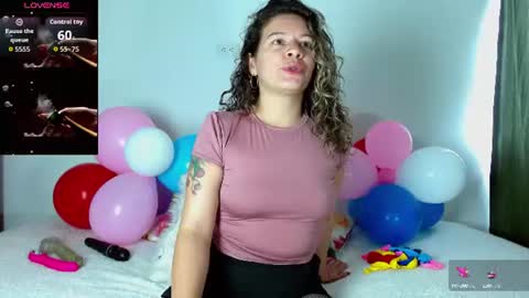 Snapshot of oriana_thomson2 chatting on 07-29-26, 06:06 Oriana online show from 07-29-26, 06:06