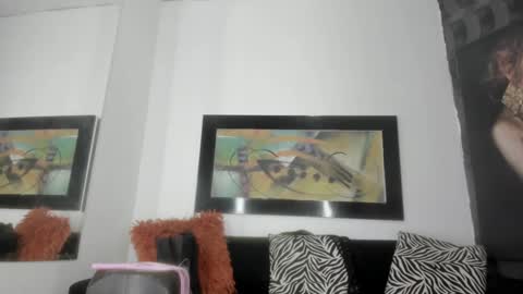 Snapshot of orianadollx chatting on 10-14-25, 09:59 Oriana online show from 10-14-25, 09:59