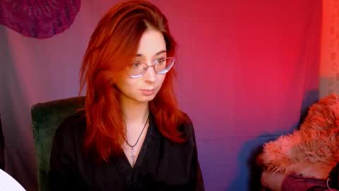 Orianna -  Hi Im into geek culture cosplay crafting LARP games. Shall we play DnD online show from 09-09-25, 03:11
