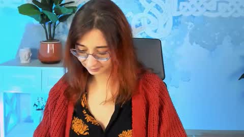 Orianna -  Hi Im into geek culture cosplay crafting LARP games. Shall we play DnD online show from 10-15-25, 09:31