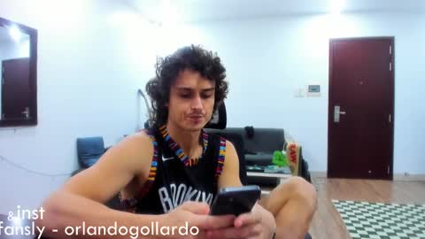 Snapshot of orlando__bloom chatting on 01-10-25, 11:22 Fansly and Instagram - online show from 01-10-25, 11:22