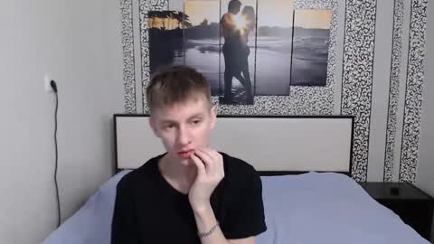 Snapshot of oscar_bell chatting on 02-23-25, 07:49 Oscar online show from 02-23-25, 07:49