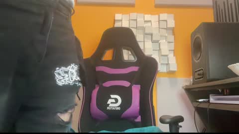 Oscar Steel Savage online show from 02-03-25, 09:41