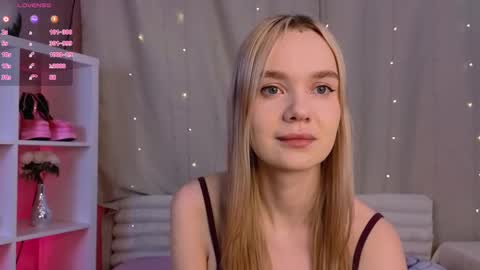 Snapshot of oseaan chatting on 02-18-25, 07:21 Heidi online show from 02-18-25, 07:21