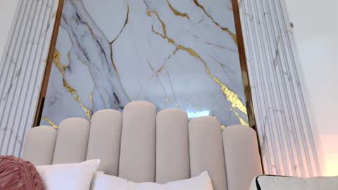 Snapshot of oshun_25 chatting on 02-06-25, 03:09 Oshun online show from 02-06-25, 03:09