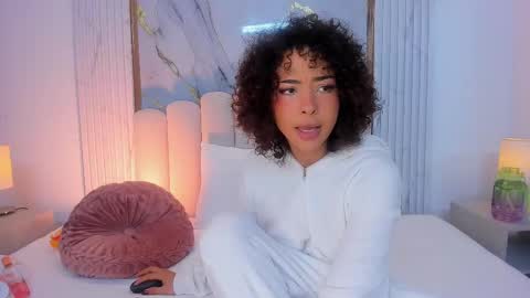 Snapshot of oshun_25 chatting on 03-03-25, 11:55 Oshun online show from 03-03-25, 11:55