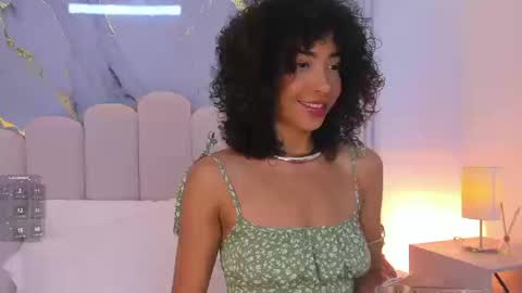 Snapshot of oshun_25 chatting on 09-12-25, 12:38 Oshun online show from 09-12-25, 12:38