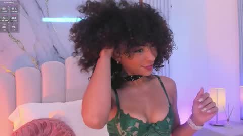 Snapshot of oshun_25 chatting on 09-16-25, 12:17 Oshun online show from 09-16-25, 12:17