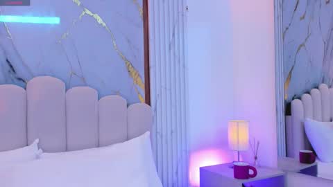 Snapshot of oshun_25 chatting on 09-22-25, 12:51 Oshun online show from 09-22-25, 12:51