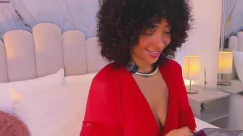 Snapshot of oshun_25 chatting on 09-25-25, 12:53 Oshun online show from 09-25-25, 12:53