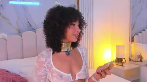 Snapshot of oshun_25 chatting on 10-09-25, 12:36 Oshun online show from 10-09-25, 12:36