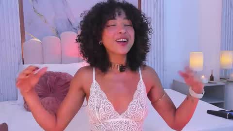 Snapshot of oshun_25 chatting on 11-06-25, 12:50 Oshun online show from 11-06-25, 12:50