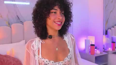 Snapshot of oshun_25 chatting on 11-12-25, 12:49 Oshun online show from 11-12-25, 12:49